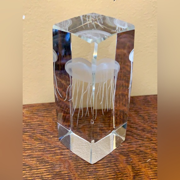 3D Jellyfish Etched Solid Faceted Lead Crystal Decorative Paperweight - Picture 4 of 16